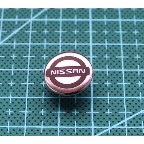 Гравировка Nissan Альфа 15 мм Никель